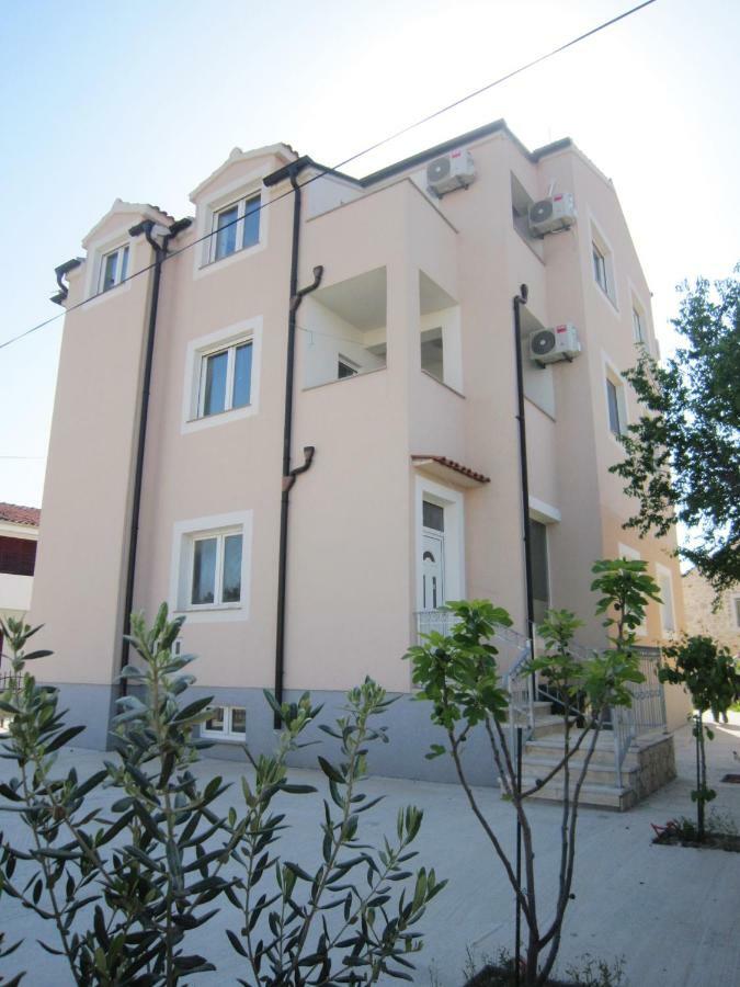 M&B Guest House 스리마 외부 사진