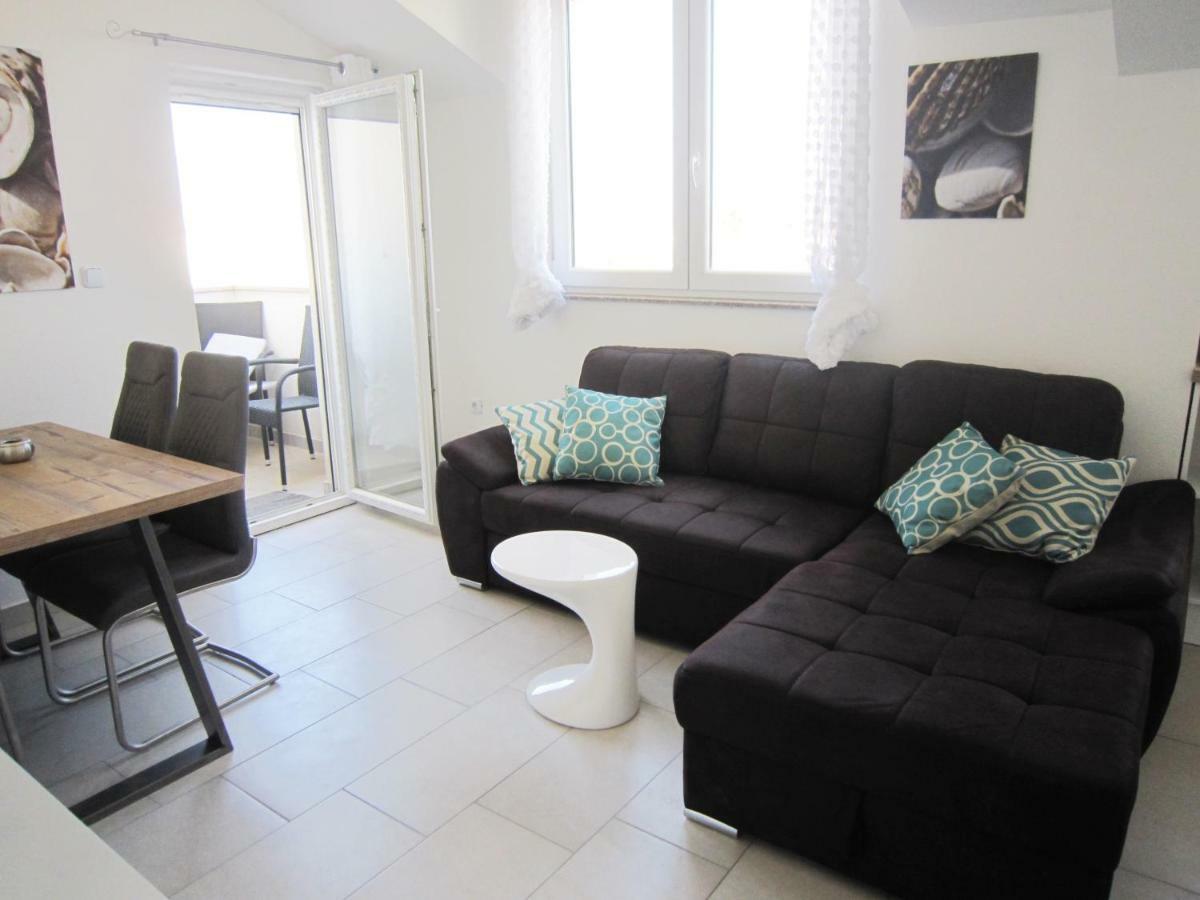 M&B Guest House 스리마 외부 사진