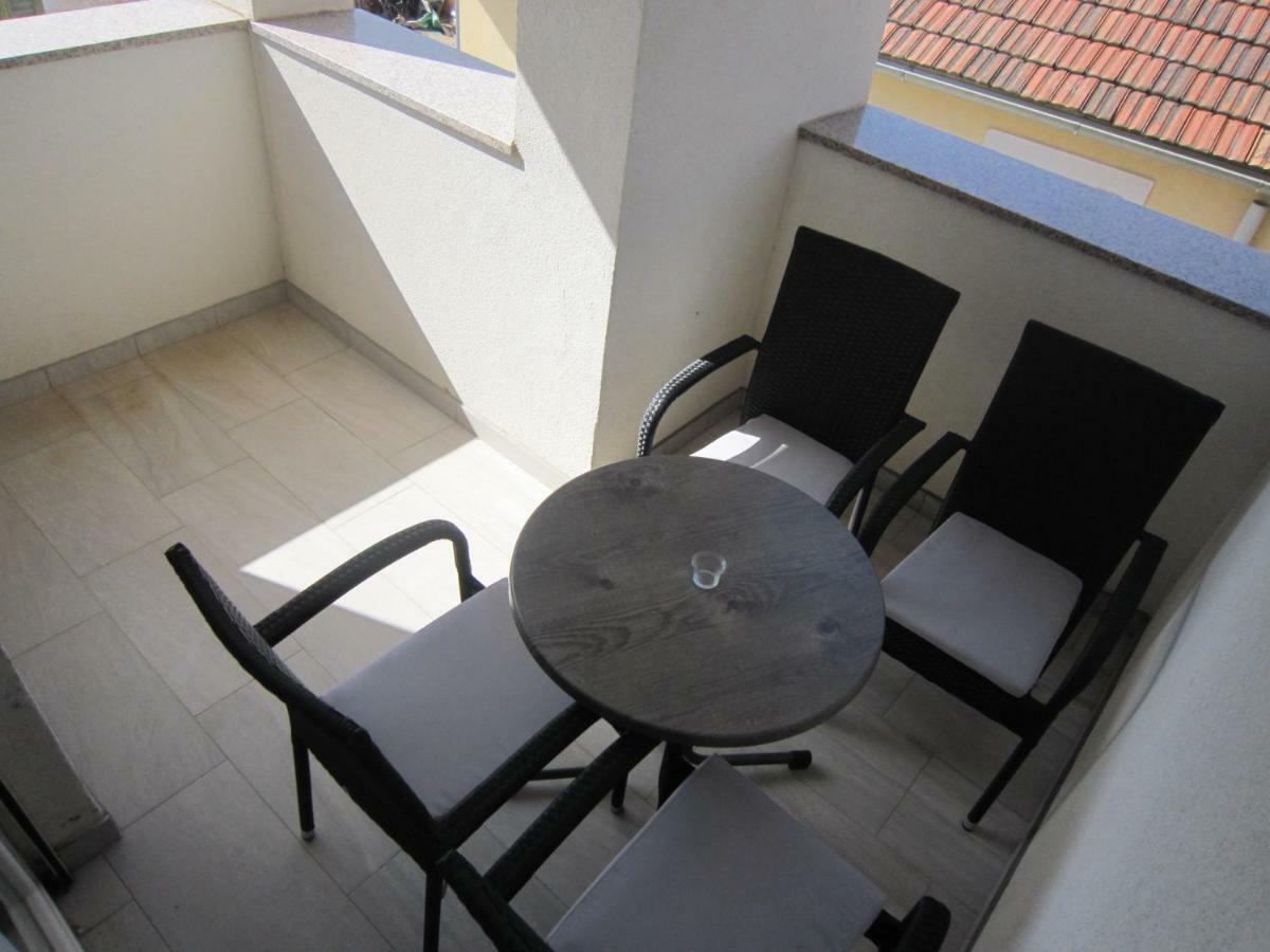 M&B Guest House 스리마 외부 사진